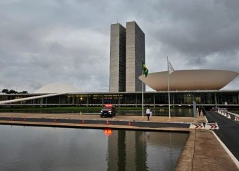 Mandato para ministros e novas regras de indicação entram em debate no Congresso